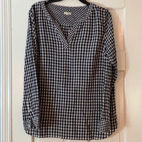 Talbots Tops - Talbots V Neck Long Sleeve Black and White Top